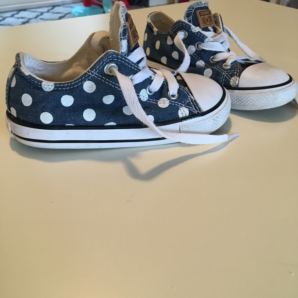 Toddler girls converse